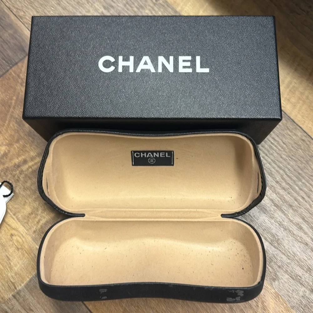 CHANEL Tortoise Sunglasses - Picture 9 of 12